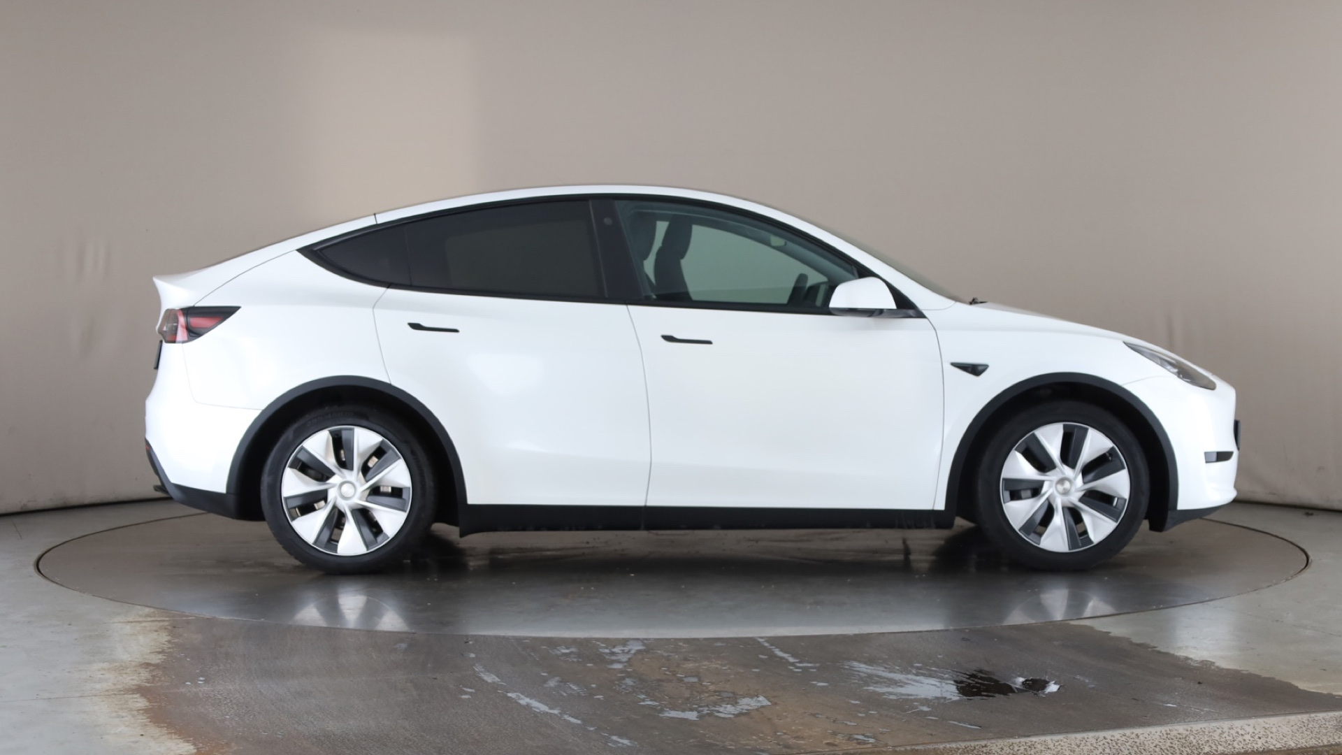 TESLA MODEL Y MODEL Y HATCHBACK RWD 5dr Auto