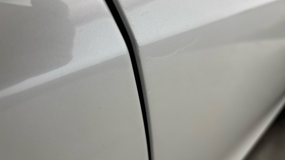 TESLA MODEL Y HATCHBACK RWD 5dr Auto