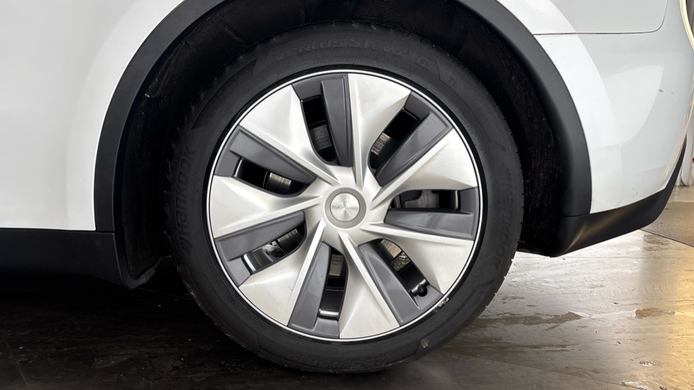 TESLA MODEL Y HATCHBACK RWD 5dr Auto