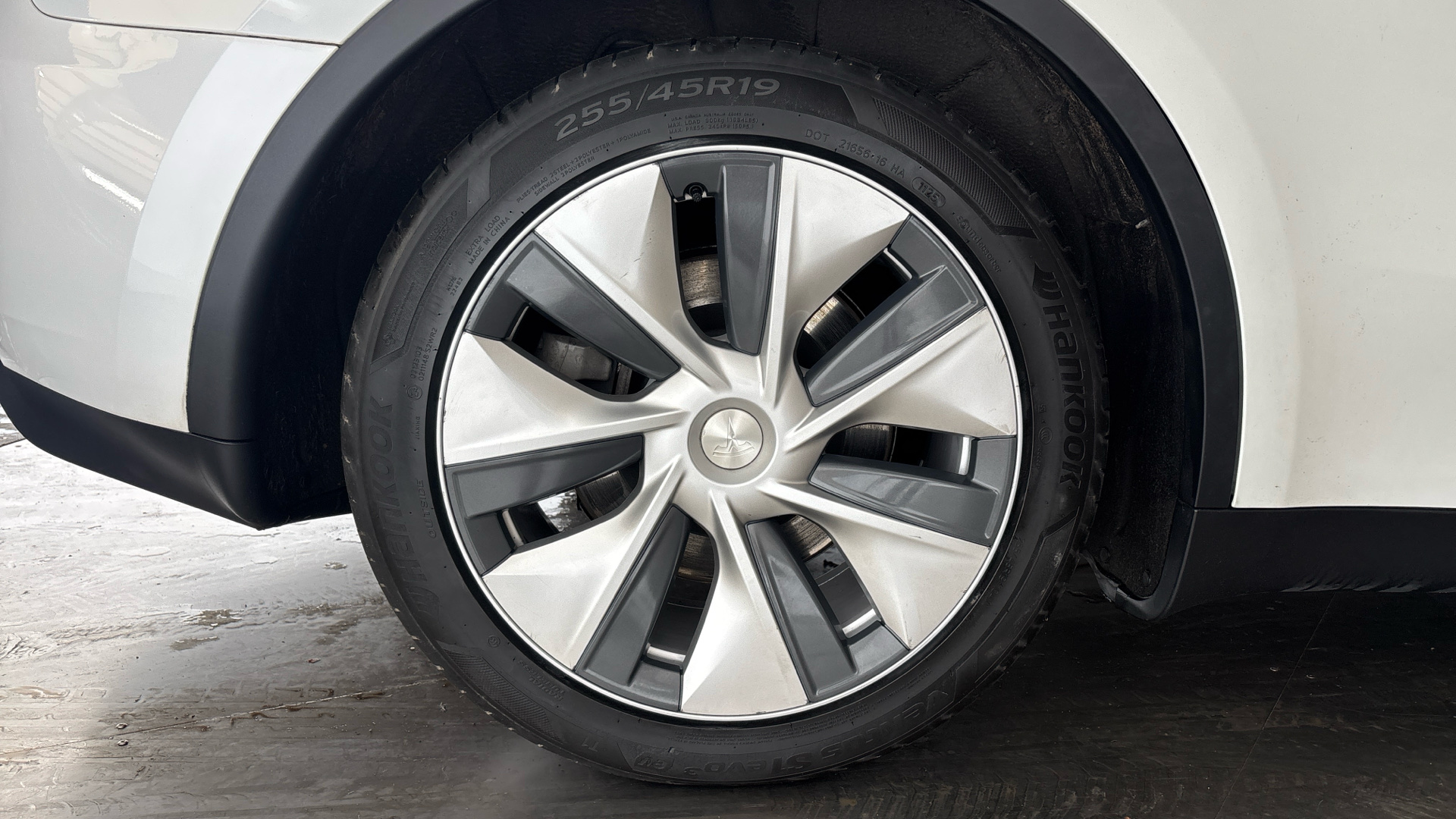 TESLA MODEL Y MODEL Y HATCHBACK RWD 5dr Auto