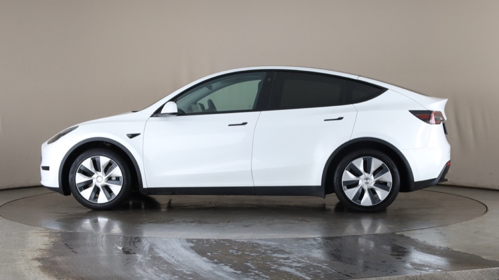 TESLA MODEL Y Image 2