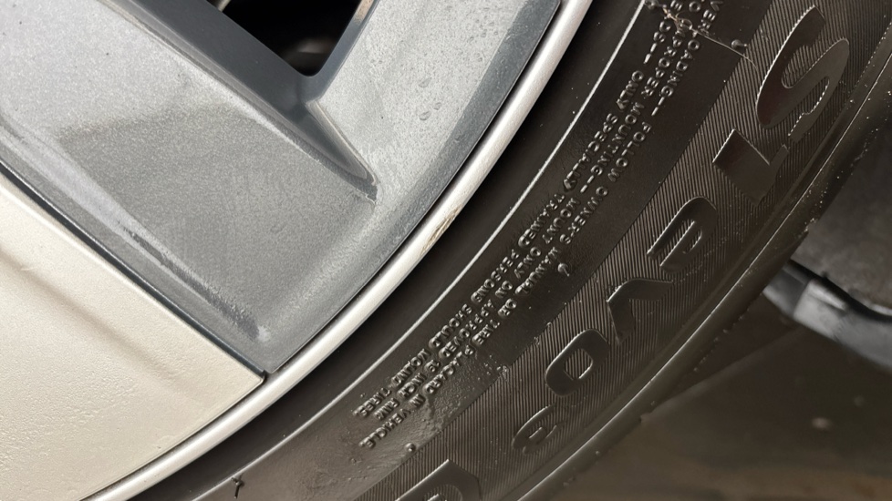 TESLA MODEL Y Scuff