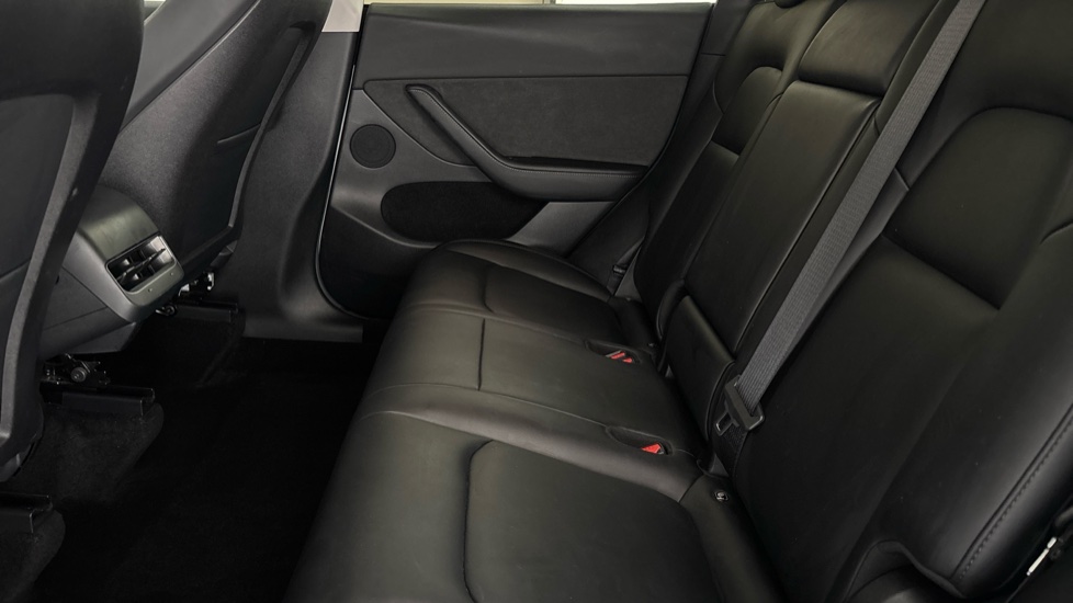 TESLA MODEL Y Image 14