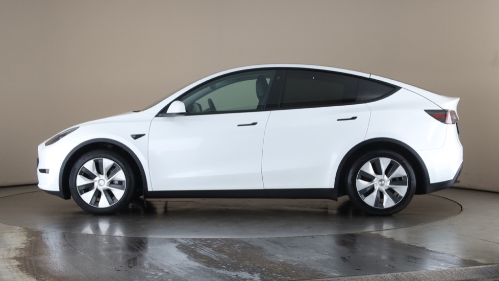 TESLA MODEL Y Image 2