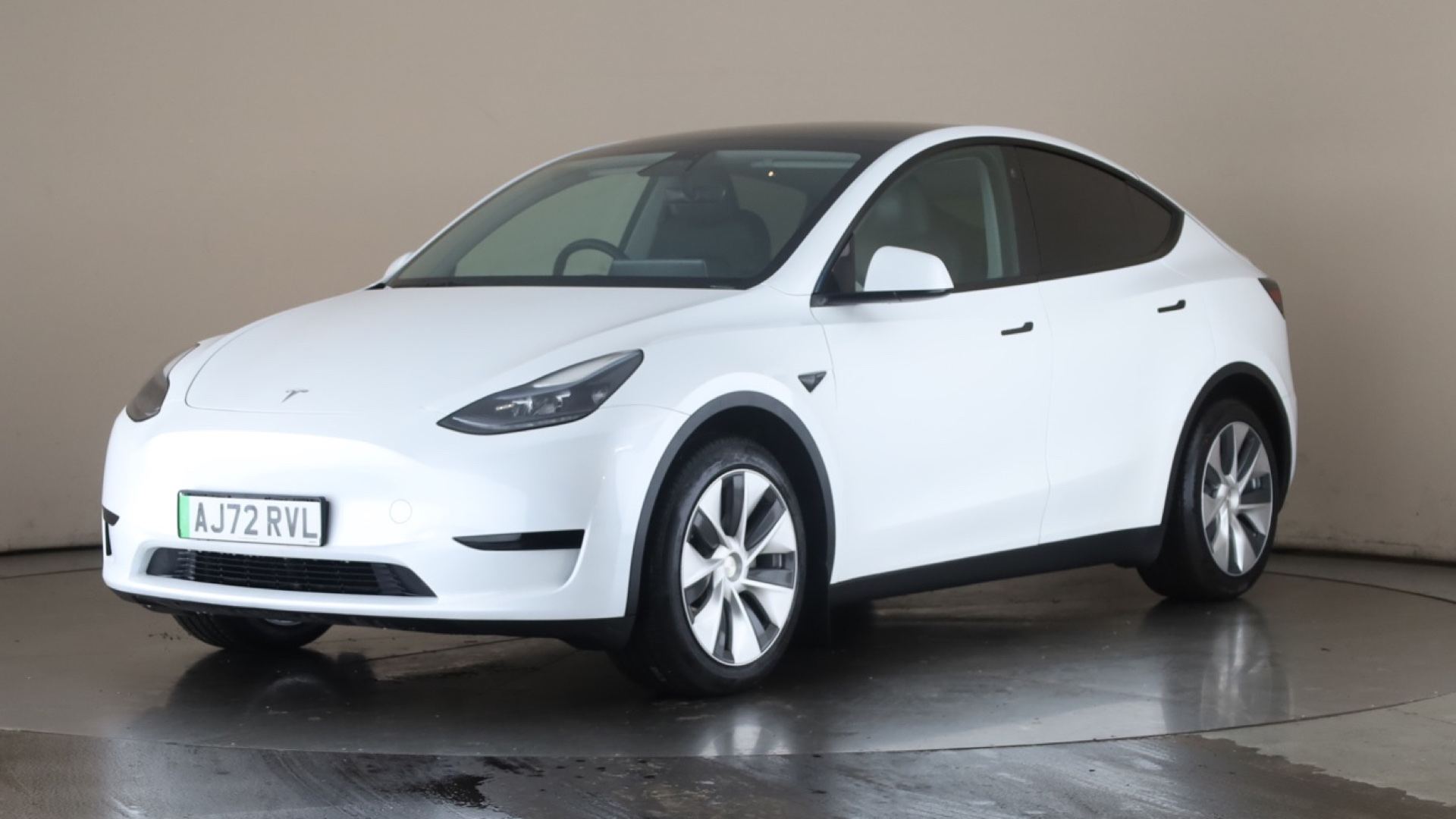 RWD 5dr Auto
