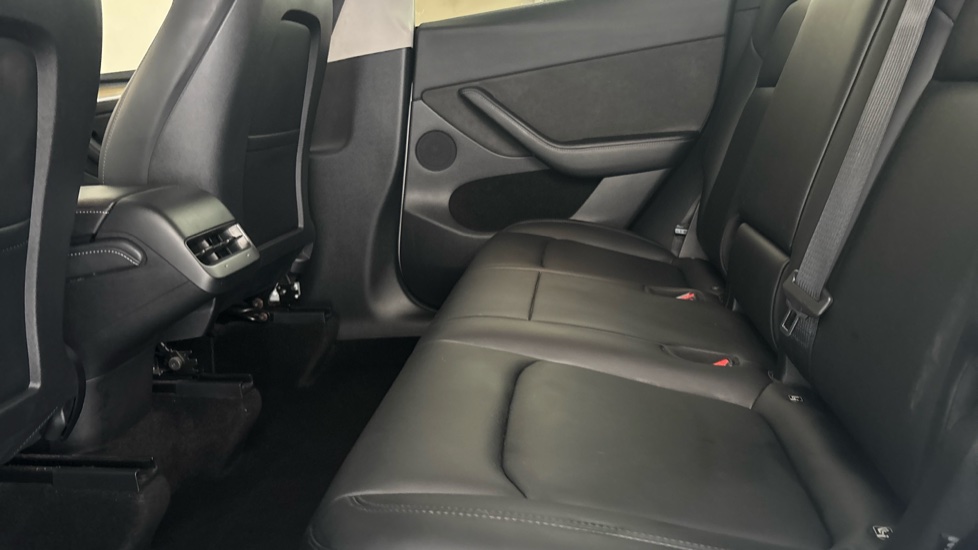 TESLA MODEL Y Image 14