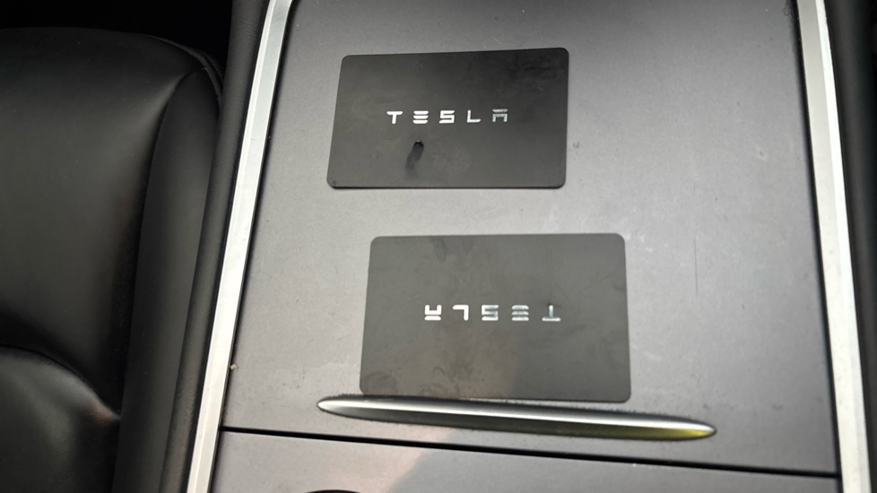 TESLA MODEL Y two keys