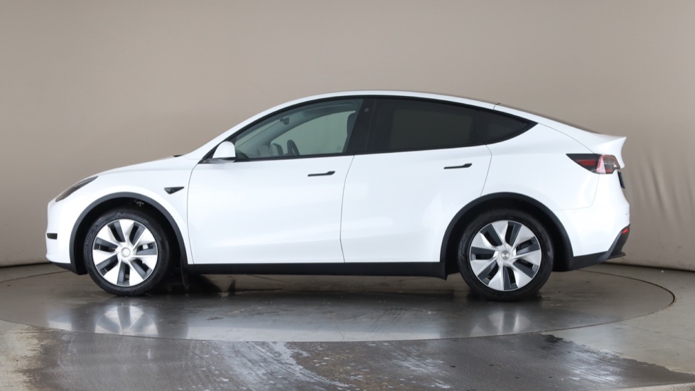 TESLA MODEL Y Image 2