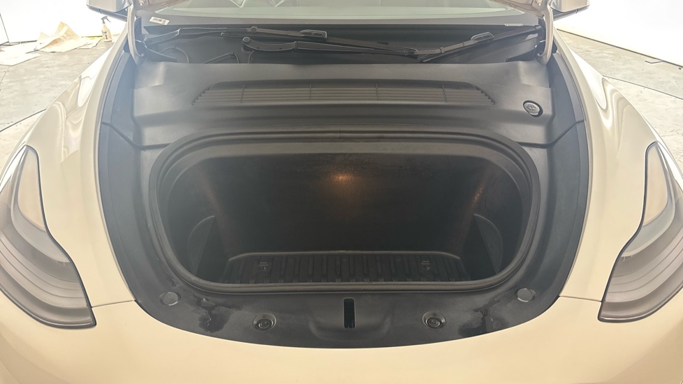 TESLA MODEL Y Image 16