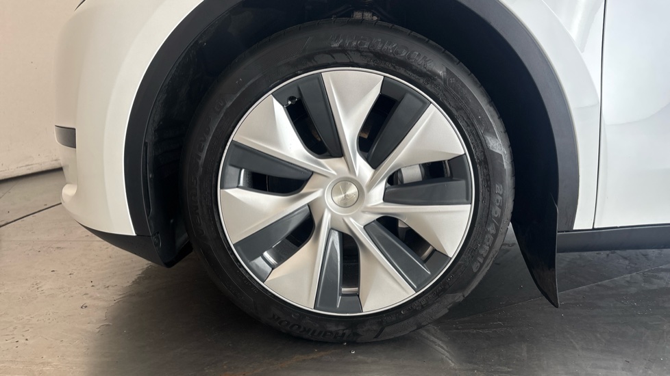 TESLA MODEL Y Image 17