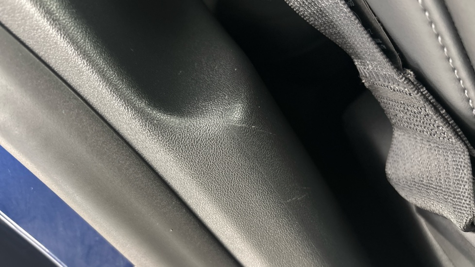 TESLA MODEL Y scratch