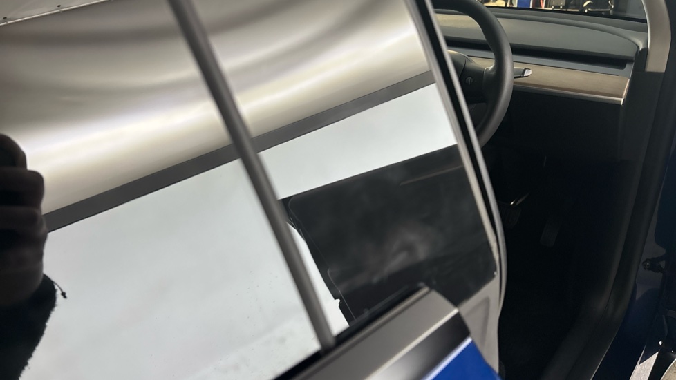 TESLA MODEL Y scratch