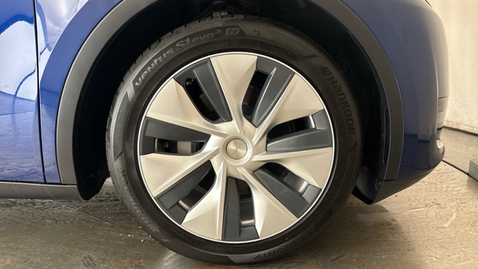 TESLA MODEL Y Image 20