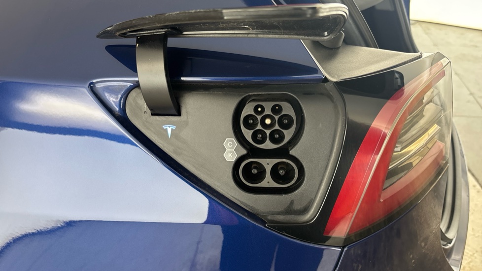 TESLA MODEL Y Image 21