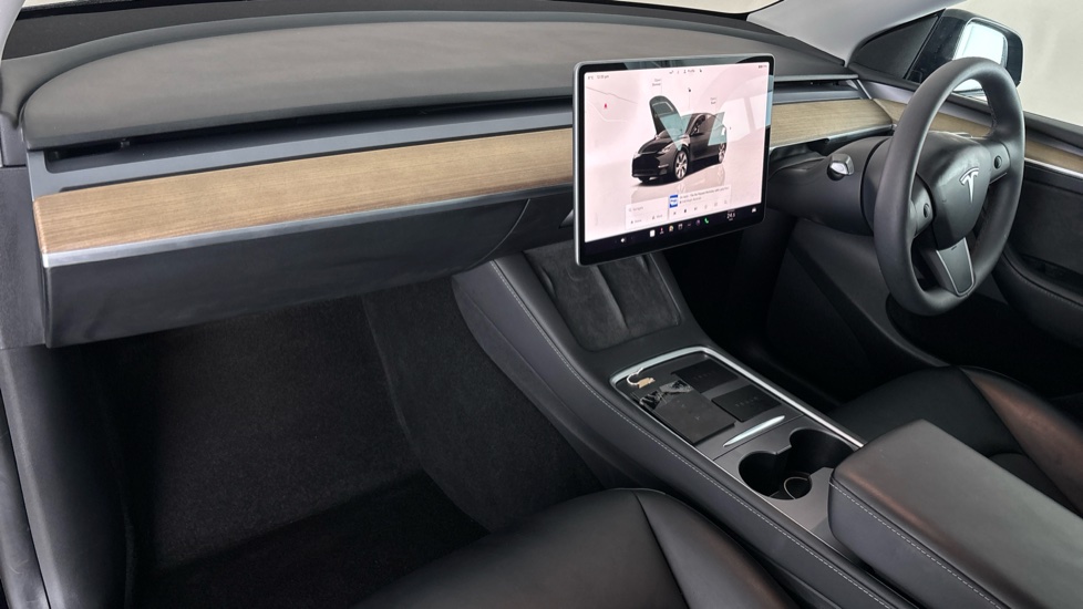 Tesla Model Y Image 10