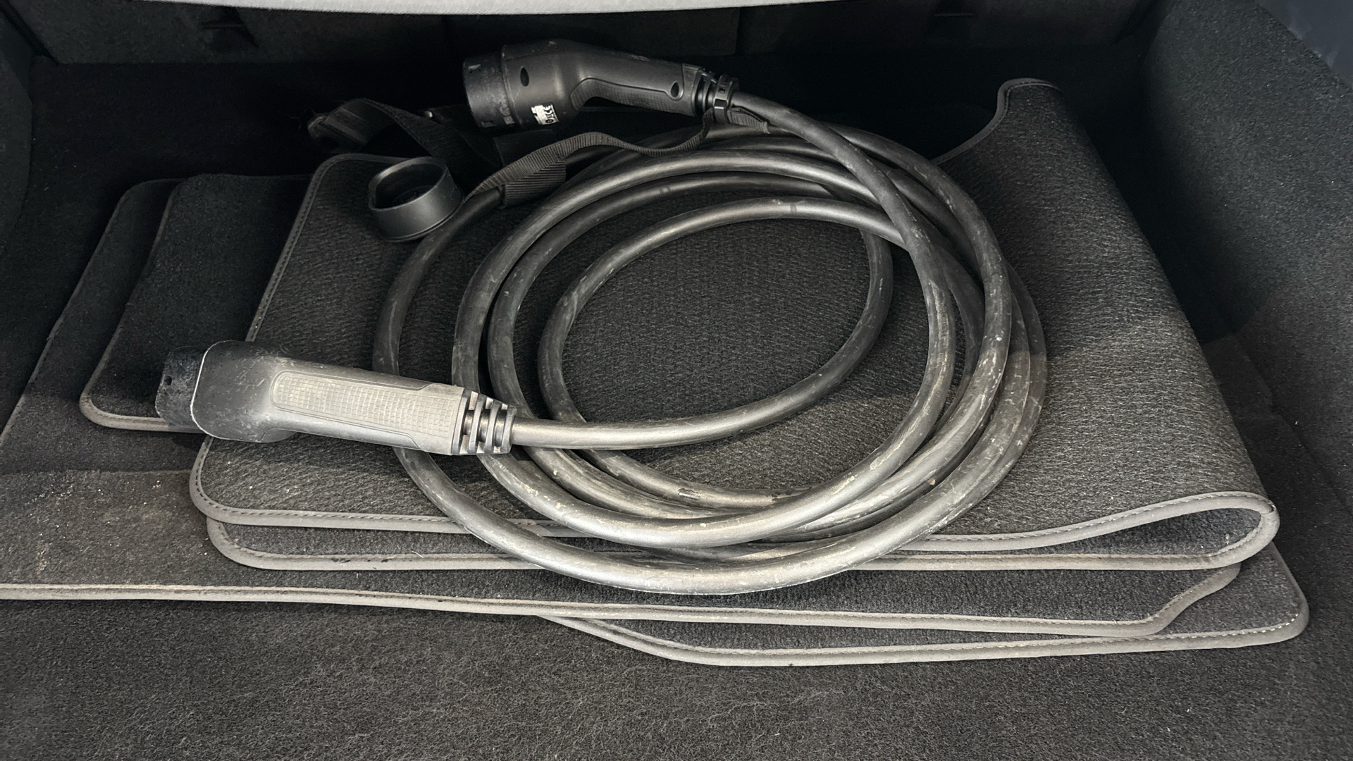 4020801 RWD 5dr Auto