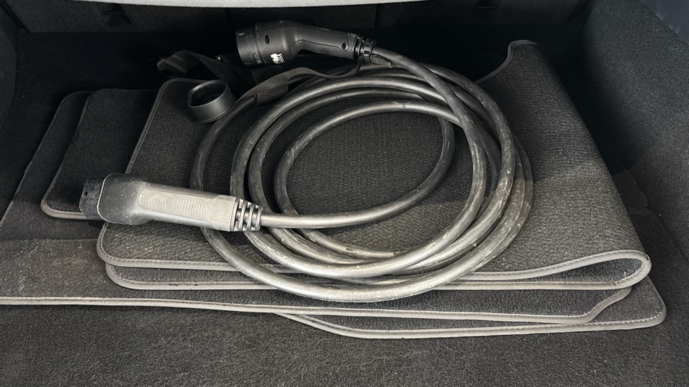 Tesla Model Y Image 22