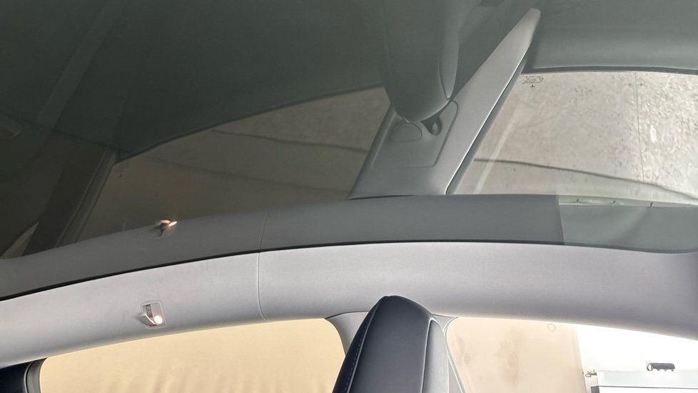 Tesla Model Y Panoramic roof