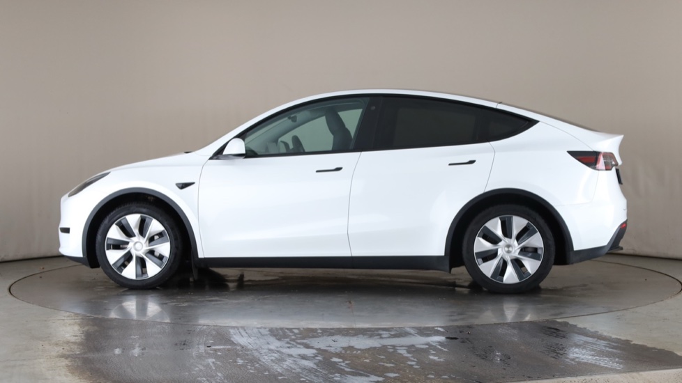 TESLA MODEL Y Image 2