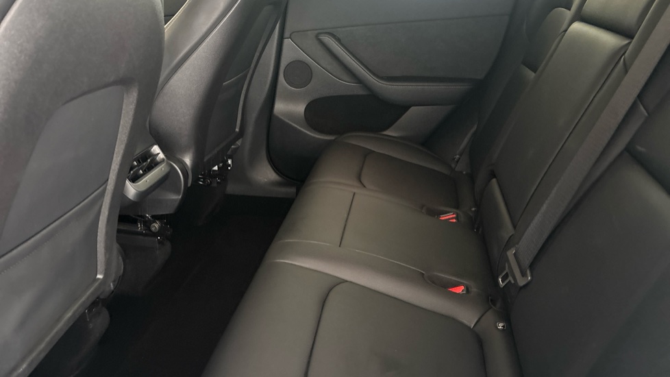 TESLA MODEL Y Image 14