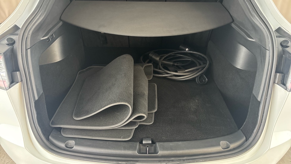 TESLA MODEL Y Image 15