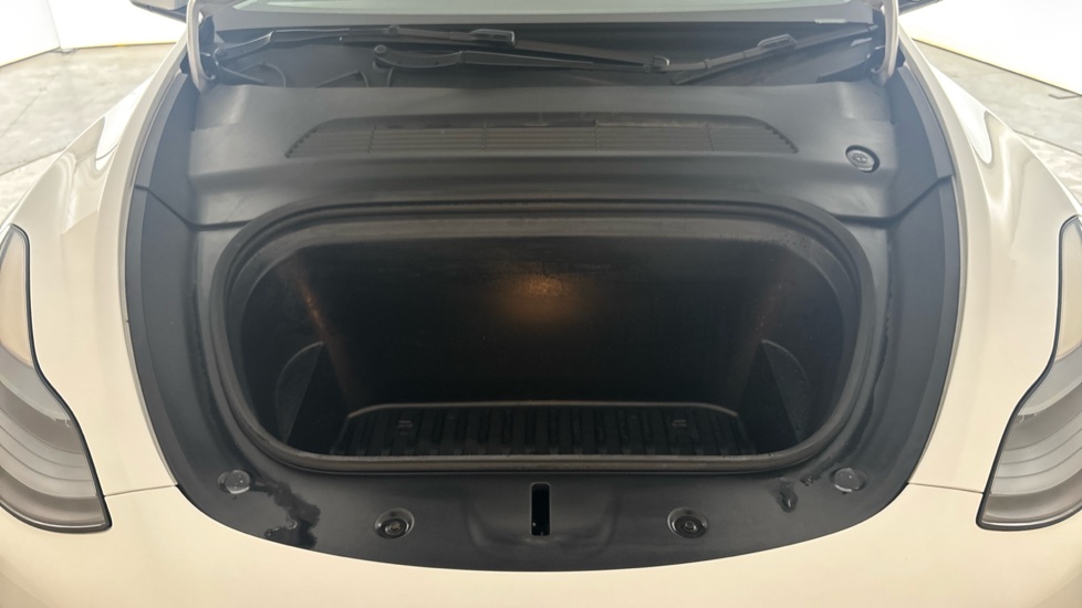 TESLA MODEL Y Image 16