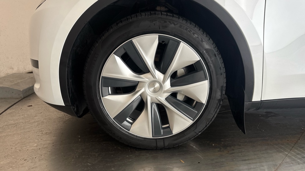 TESLA MODEL Y Image 17