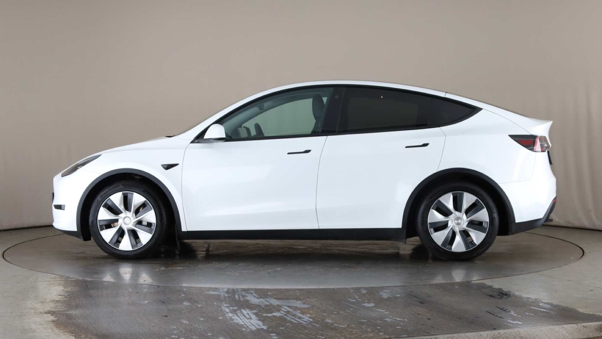 RWD 5dr Auto