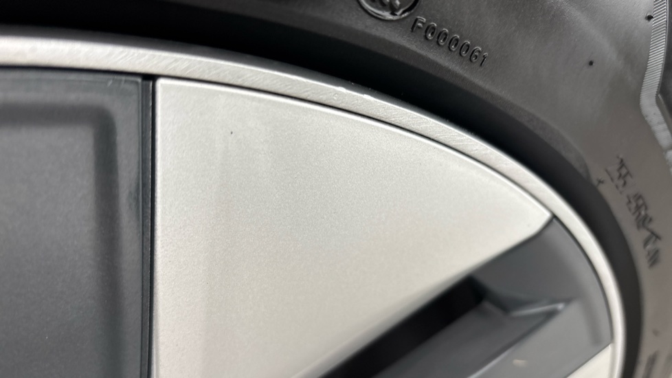 TESLA MODEL Y scuff