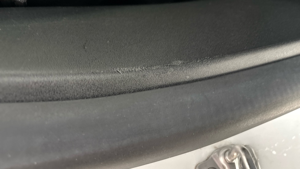 TESLA MODEL Y scratches