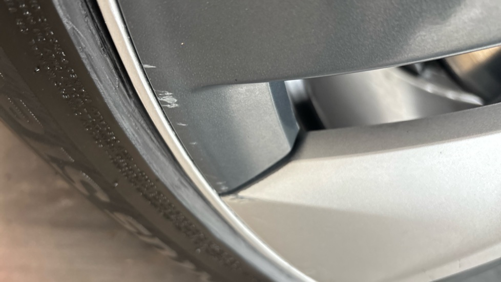 TESLA MODEL Y scratches