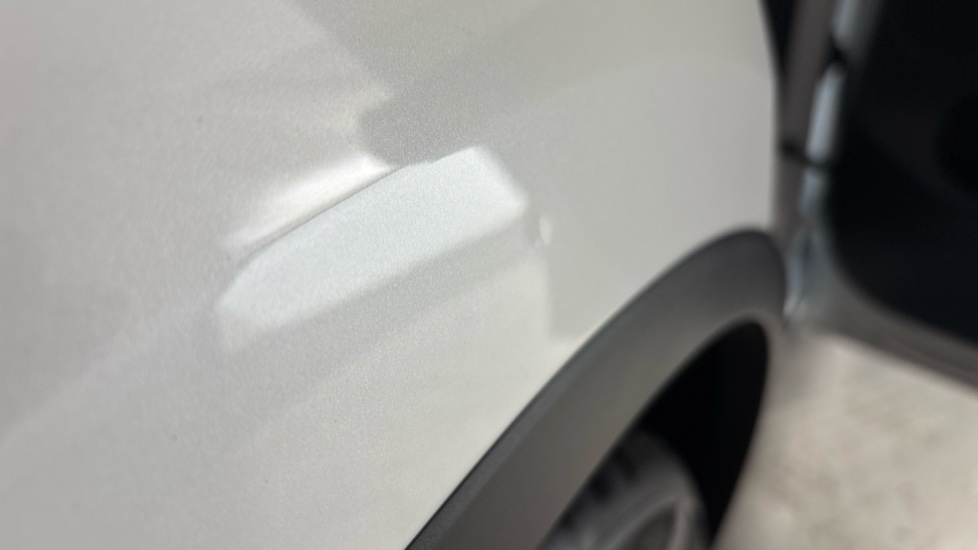 TESLA MODEL Y dents