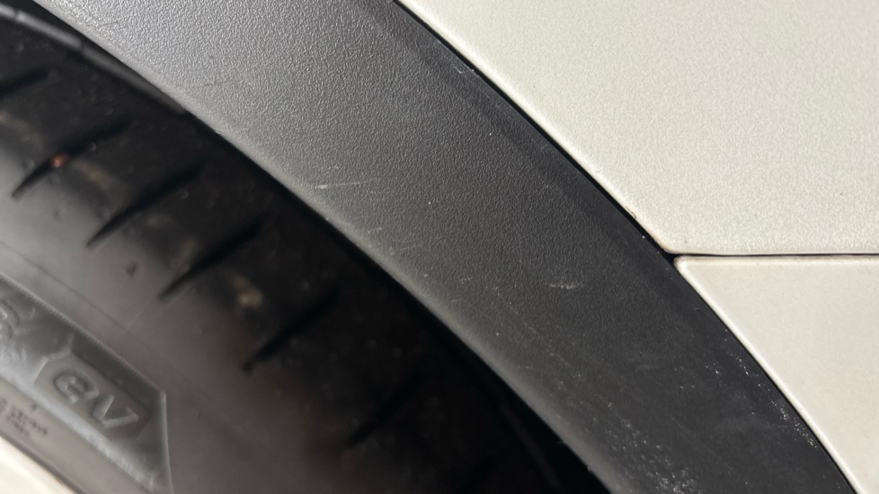TESLA MODEL Y scratches
