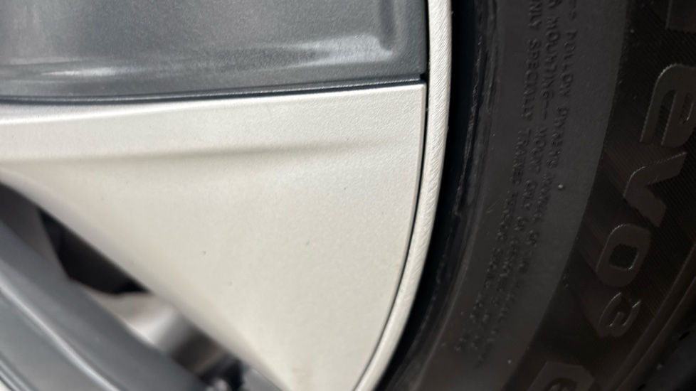 TESLA MODEL Y scratches