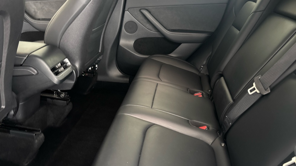 TESLA MODEL Y Image 14