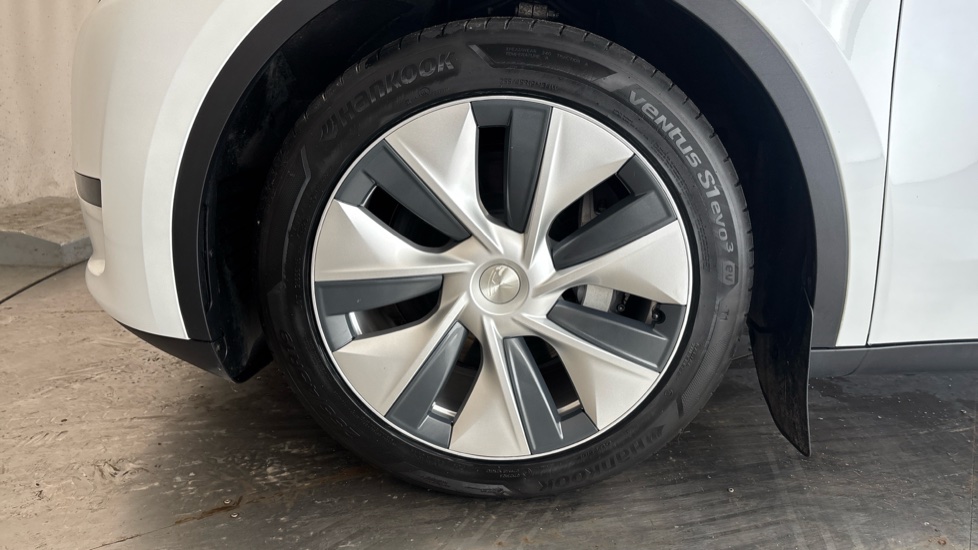 TESLA MODEL Y Image 17