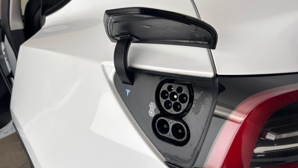 TESLA MODEL Y Image 21