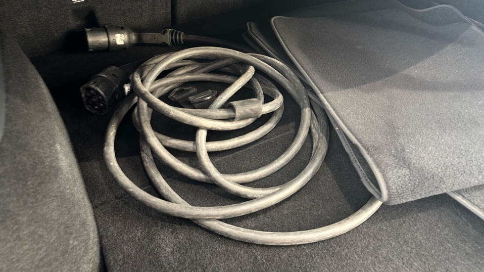 TESLA MODEL Y Image 22