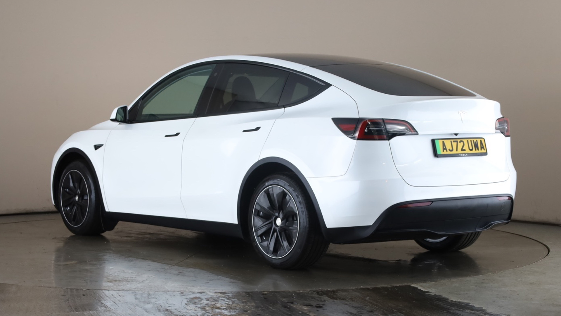 4020850 RWD 5dr Auto