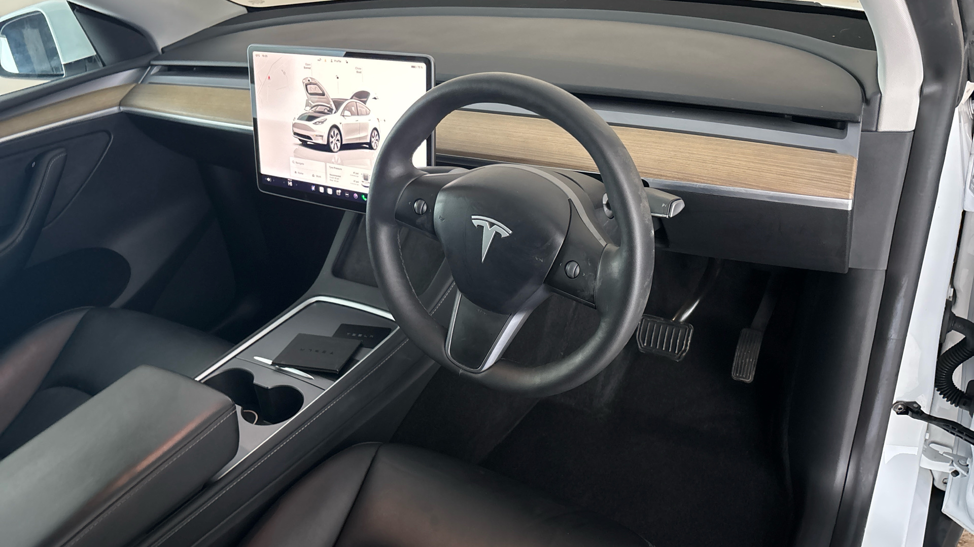 4020850 RWD 5dr Auto