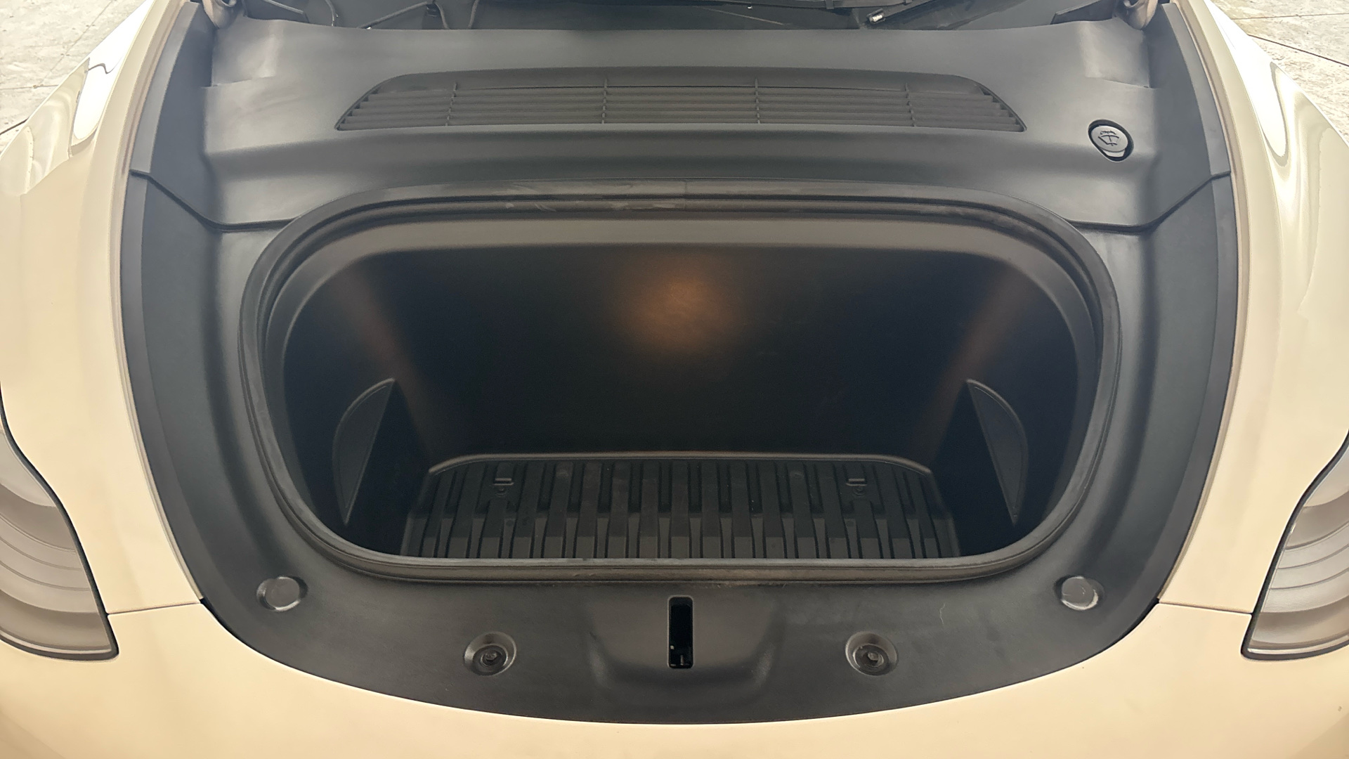 4020850 RWD 5dr Auto