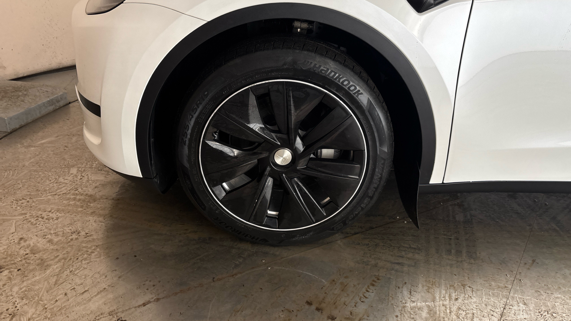 4020850 RWD 5dr Auto