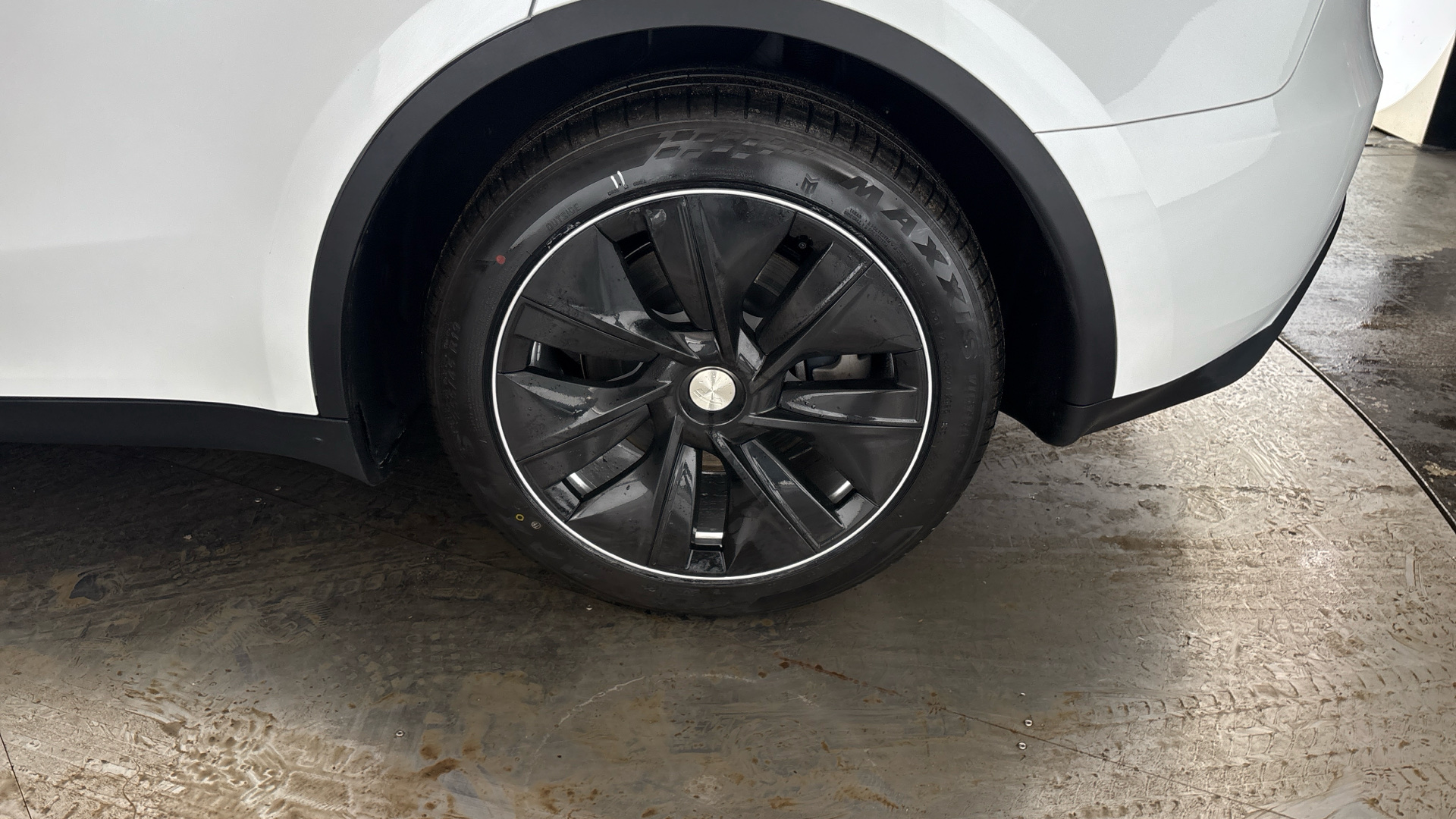 4020850 RWD 5dr Auto