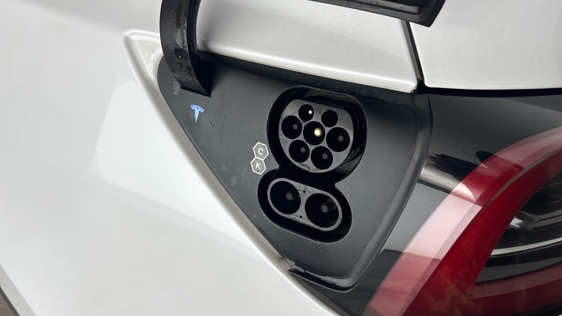 4020850 RWD 5dr Auto