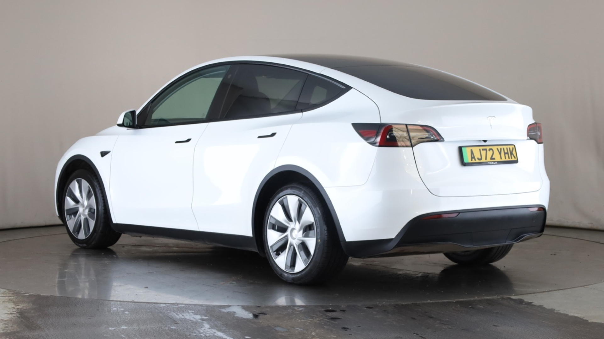 RWD 5dr Auto