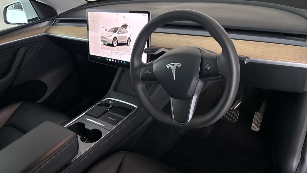 TESLA MODEL Y Image 9