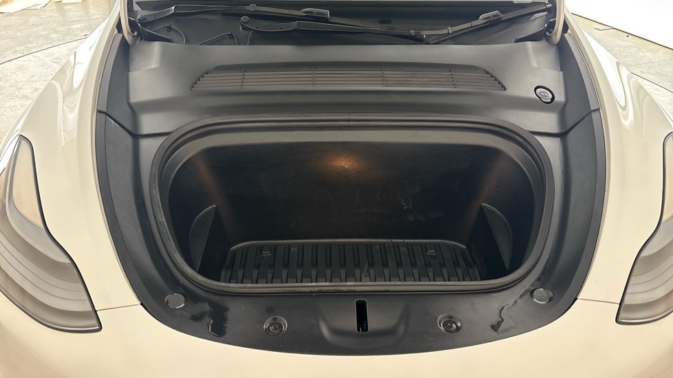 TESLA MODEL Y Image 16