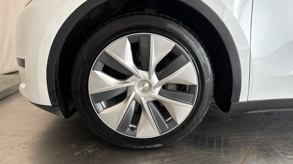 TESLA MODEL Y Image 17
