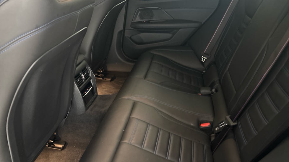 BMW I4 Image 14