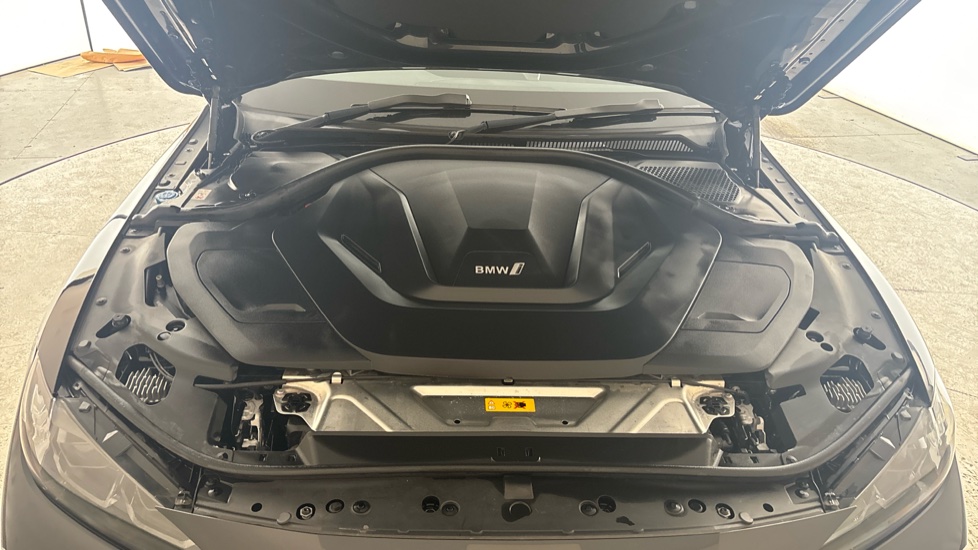BMW I4 Image 16